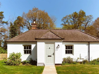 Gate House North, Worstead Estate
